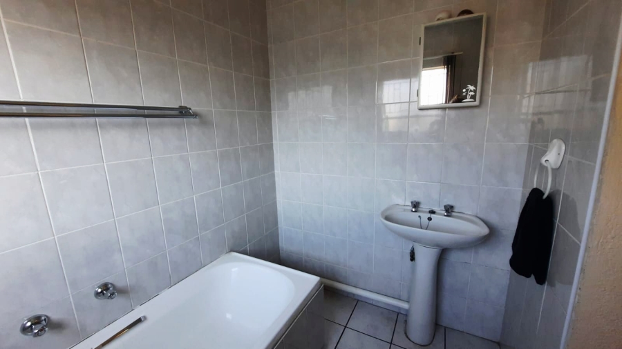 To Let 2 Bedroom Property for Rent in Vaalpark Free State